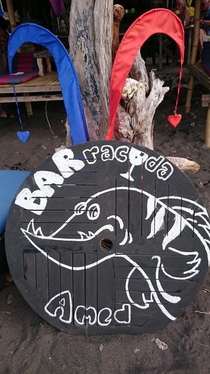 Barracuda Beach Hostel Amed Eksteriør billede