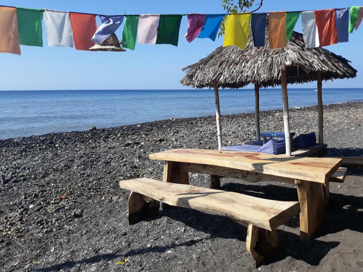 Barracuda Beach Hostel Amed Eksteriør billede