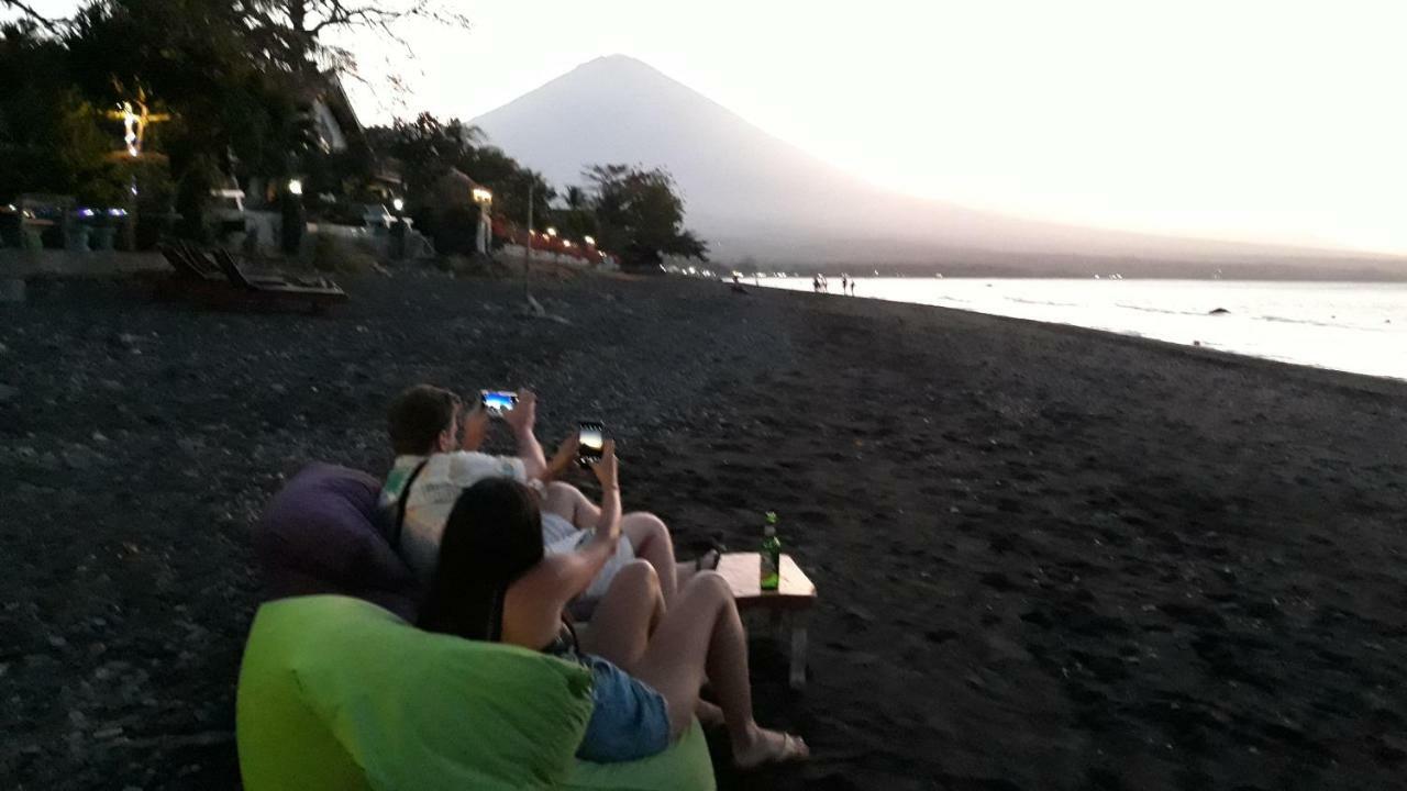 Barracuda Beach Hostel Amed Eksteriør billede